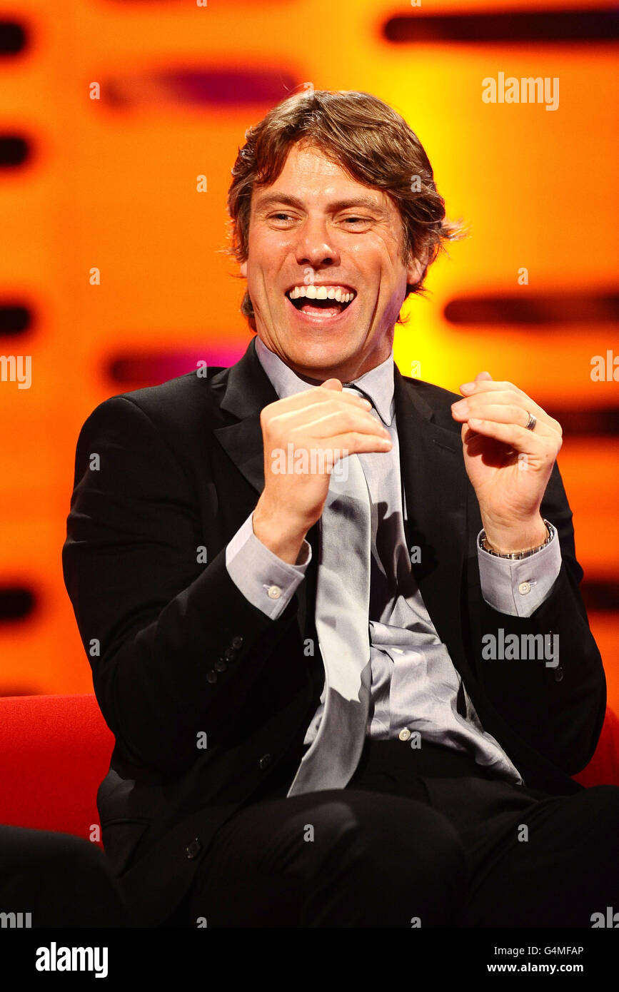 John Bishop während der Dreharbeiten zur Graham Norton Show in den London Studios, Süd-London. DRÜCKEN SIE VERBANDSFOTO. Bilddatum: Donnerstag, 27. Oktober 2011. Das Foto sollte lauten: Ian West/PA Wire Stockfoto