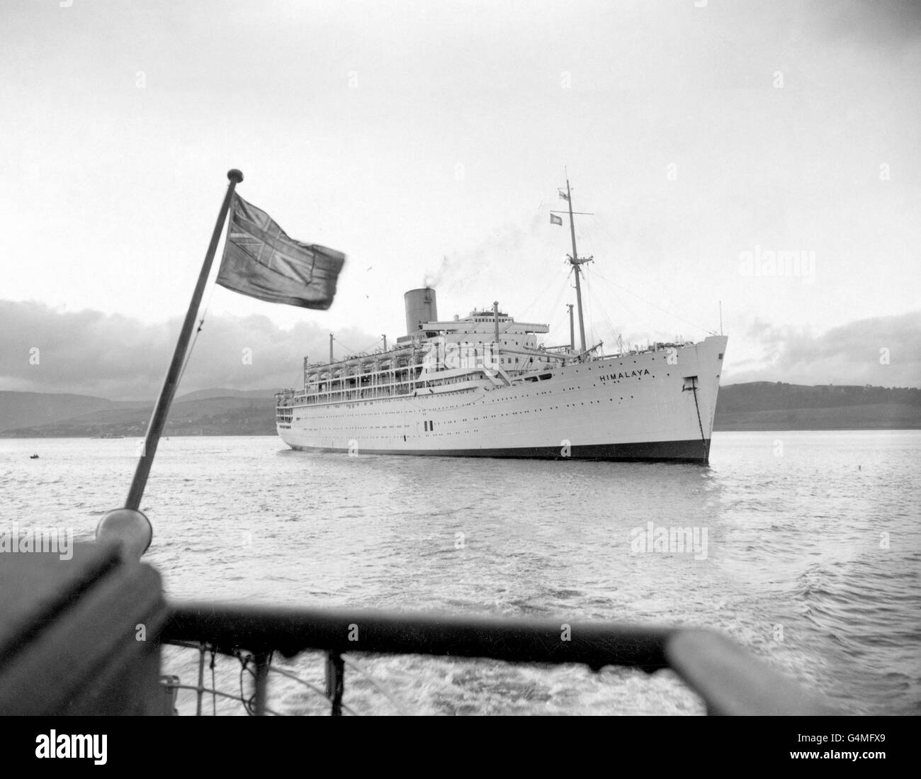 Passagierschiff die SS Himalaya verankert in der Mündung von Der Clyde Stockfoto