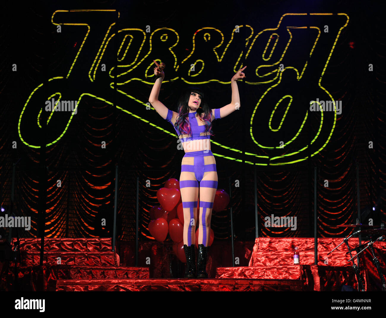 . . Sängerin Jessie J im Konzert im Hammersmith Apollo, London. Stockfoto