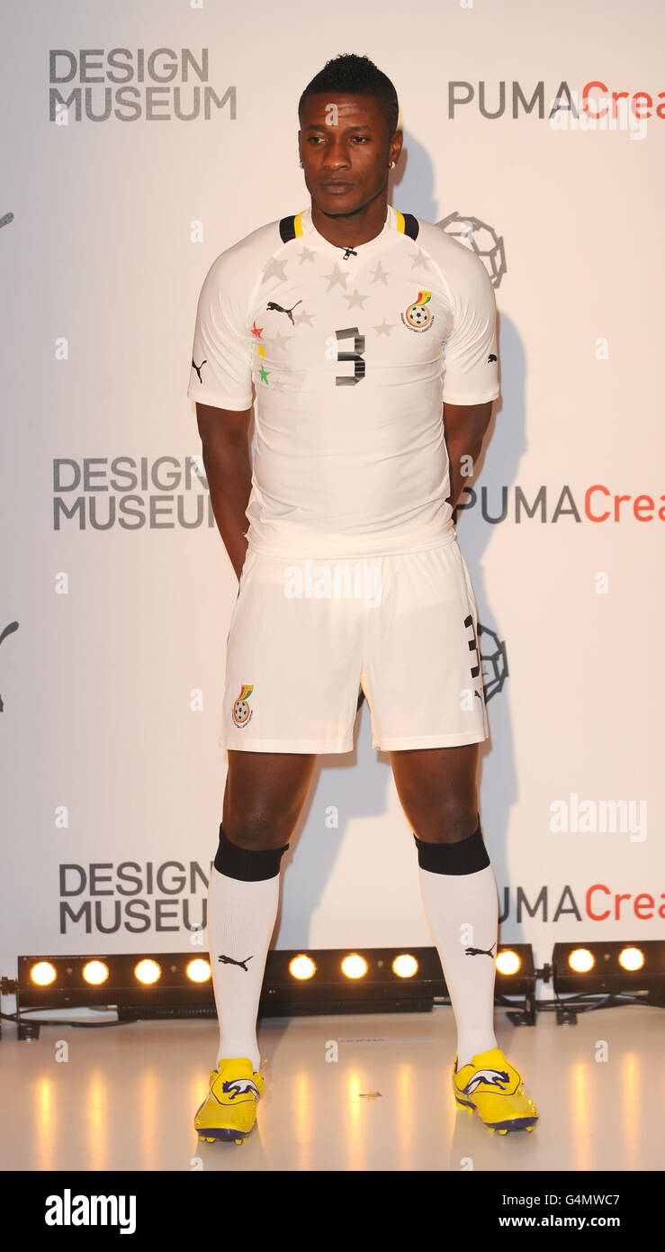 Der ghanaische Asamoah Gyan bei der Präsentation des PUMA African Football Trikots im Design Museum, London. Stockfoto