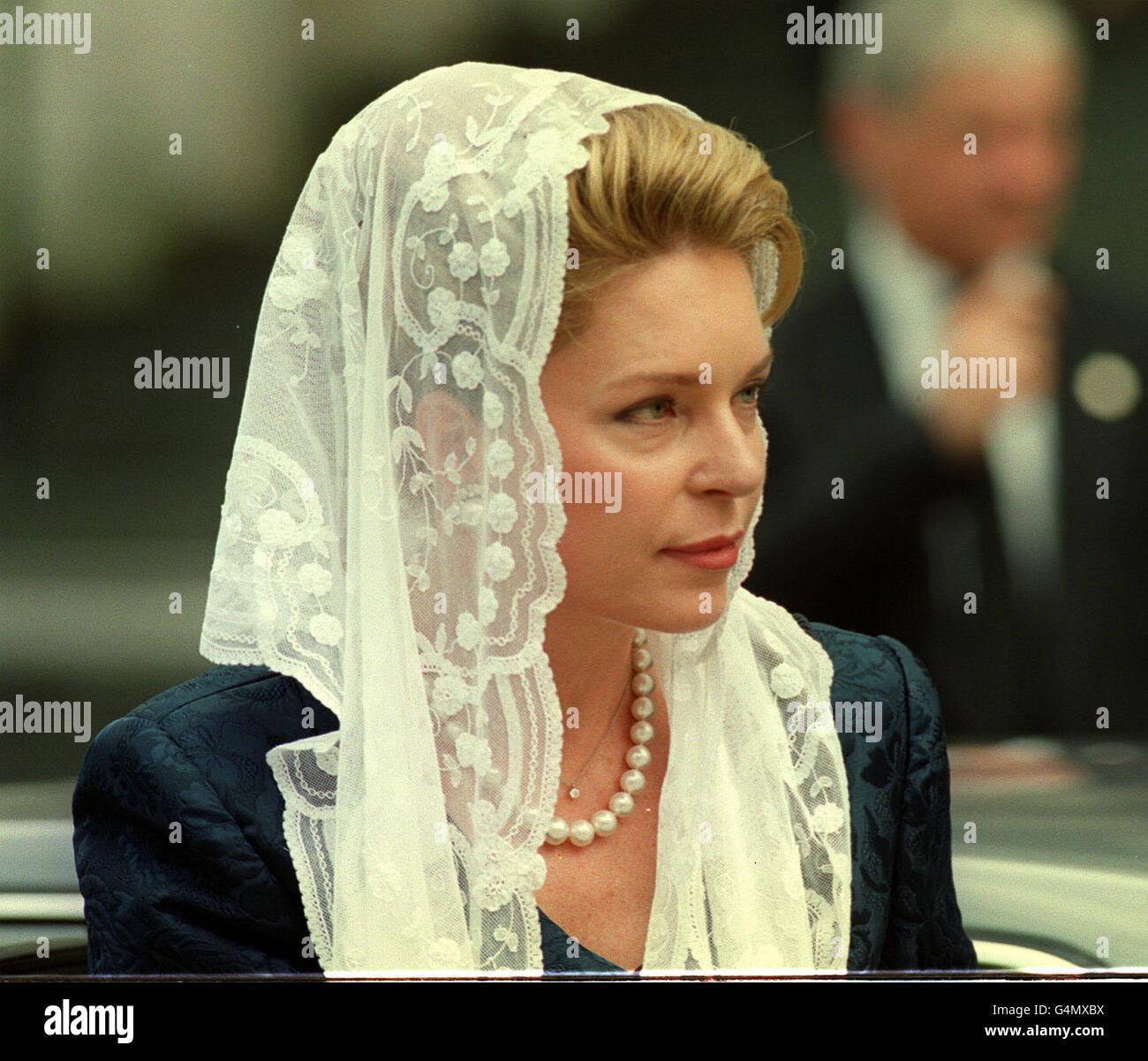 Königin Noor von Jordanien beim Gedenkgottesdienst für den verstorbenen König Hussein von Jordanien in der St. Pauls Cathedral in London. Mehr als 2,000 Menschen besuchten den einstündigen Gottesdienst zum Gedenken an den König, der an Krebs starb 7/2/99. Stockfoto