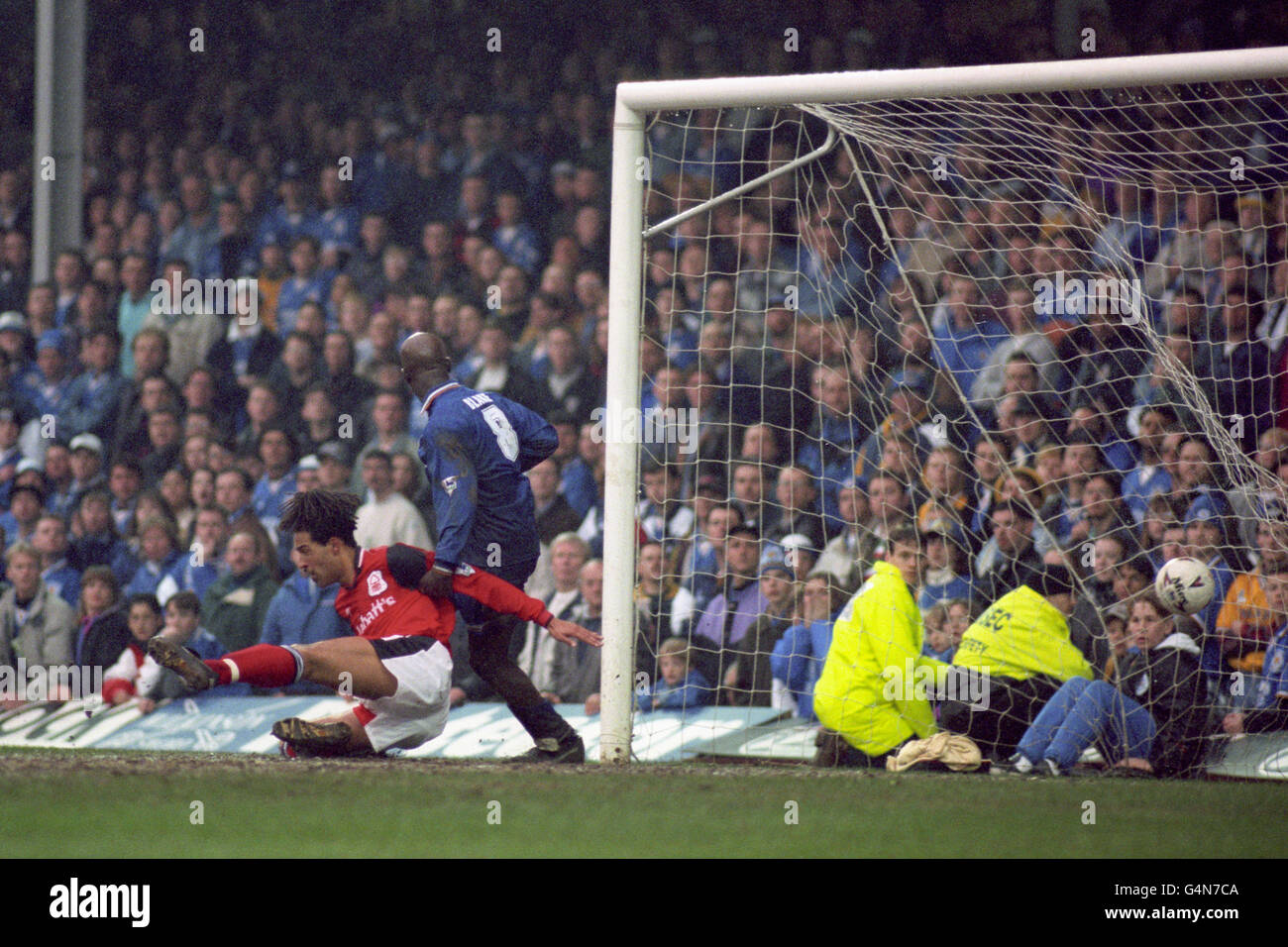 JASON LEE, NOTTINGHAM FOREST, ERZIELT EIN TOR GEGEN DIE STADT LEICESTER Stockfoto