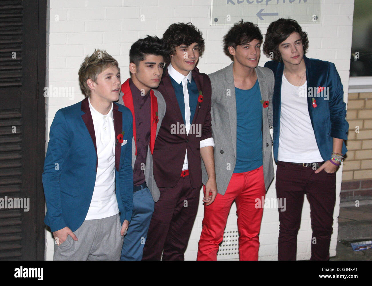 Boy Band One Direction, von links, Niall Horan, Zayn Malik, Liam Payne,  Louis Tomlinson und Harry Styles in den Fountain Studios in London für die  X Factor Räumungsshow Stockfotografie - Alamy