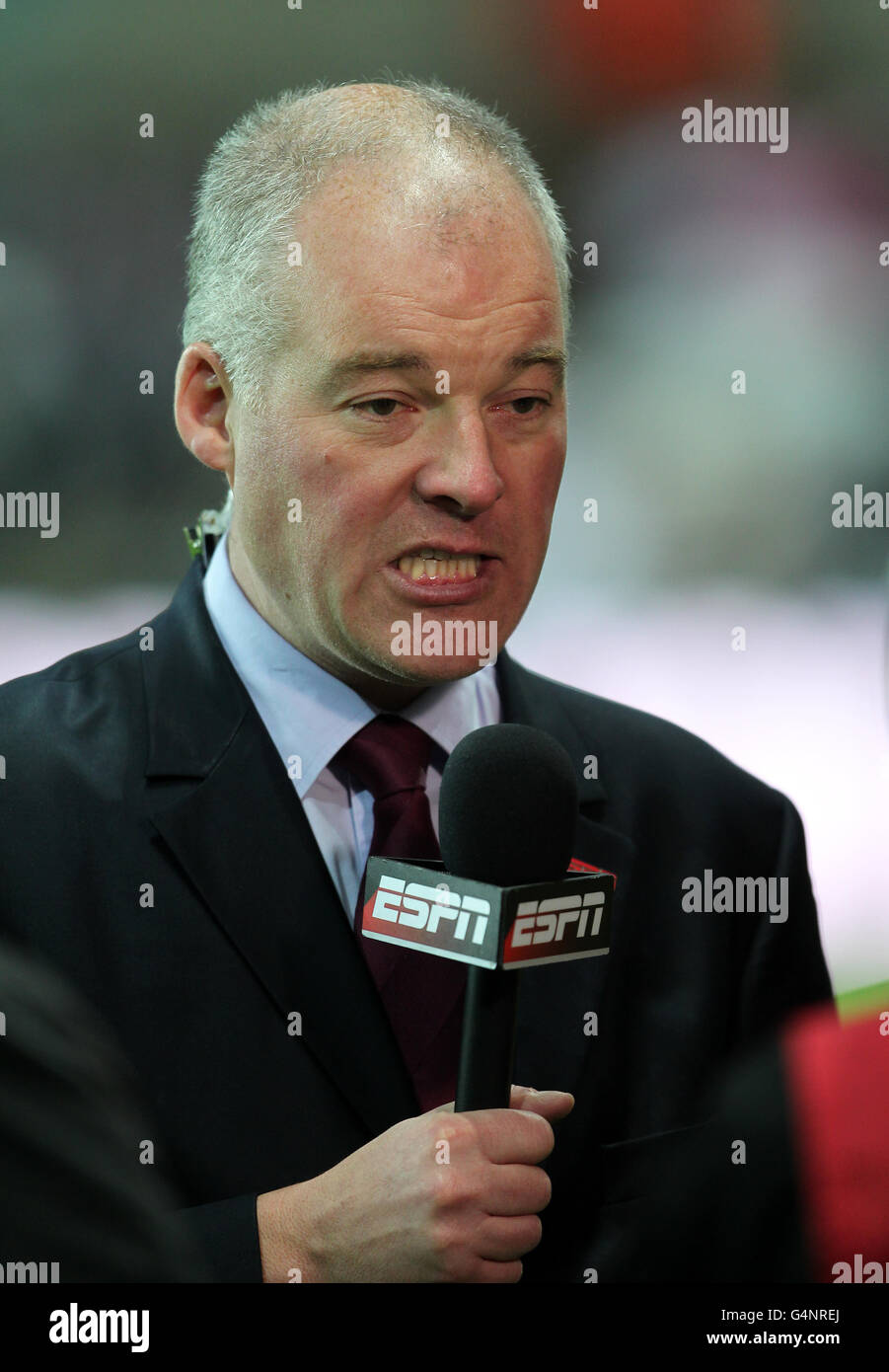 Fußball - Barclays Premier League - Swansea City / Manchester United - Liberty Stadium. Jon Champion, ESPN-Kommentator Stockfoto