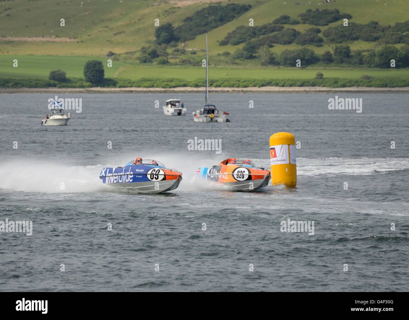 18. Juni 2016. Greenock, Inverclyde, Schottland, Großbritannien. Der P1 schottische Grand Prix des Meeres, kam nach Greenock zum ersten Mal und begeistert Zuschauer mit Motorboote, Jetskis und Hydroflight in einem zwei-Tages-Event. Alamy Live-Nachrichten Stockfoto
