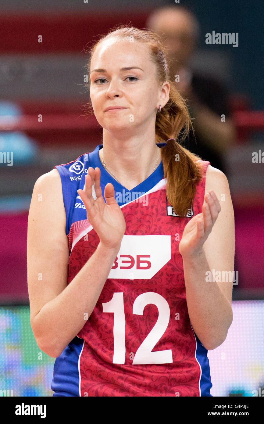 Bari, Italien. 18. Juni 2016. Marina Babeshina aus Russland in Aktion vor der FIVB World Grand Prix 2016 Pool F1 Gruppe 1 Damen-match zwischen Thailand und Russland in PalaFlorio Sporthalle. Nicola Mastronardi/Alamy Live-Nachrichten Stockfoto