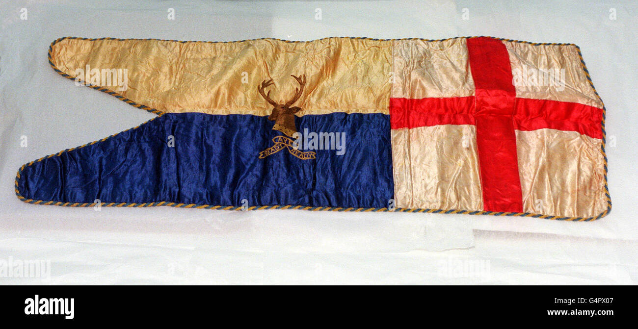 Eine Seidenflagge, die von Kapitän Robert F Scott und Sir Ernest Shackleton bei ihren historischen Polarforschungen verwendet wurde, wurde vom National Maritime Museum gekauft. Der letzte-Minute-Verkauf bedeutet, dass sie nun von der Auktion bei Christie's zurückgezogen wurden. * von einzigartigen polaren Erinnerungsstücken und wird in Großbritannien bleiben. Für einen nicht offengelegten Betrag. Stockfoto