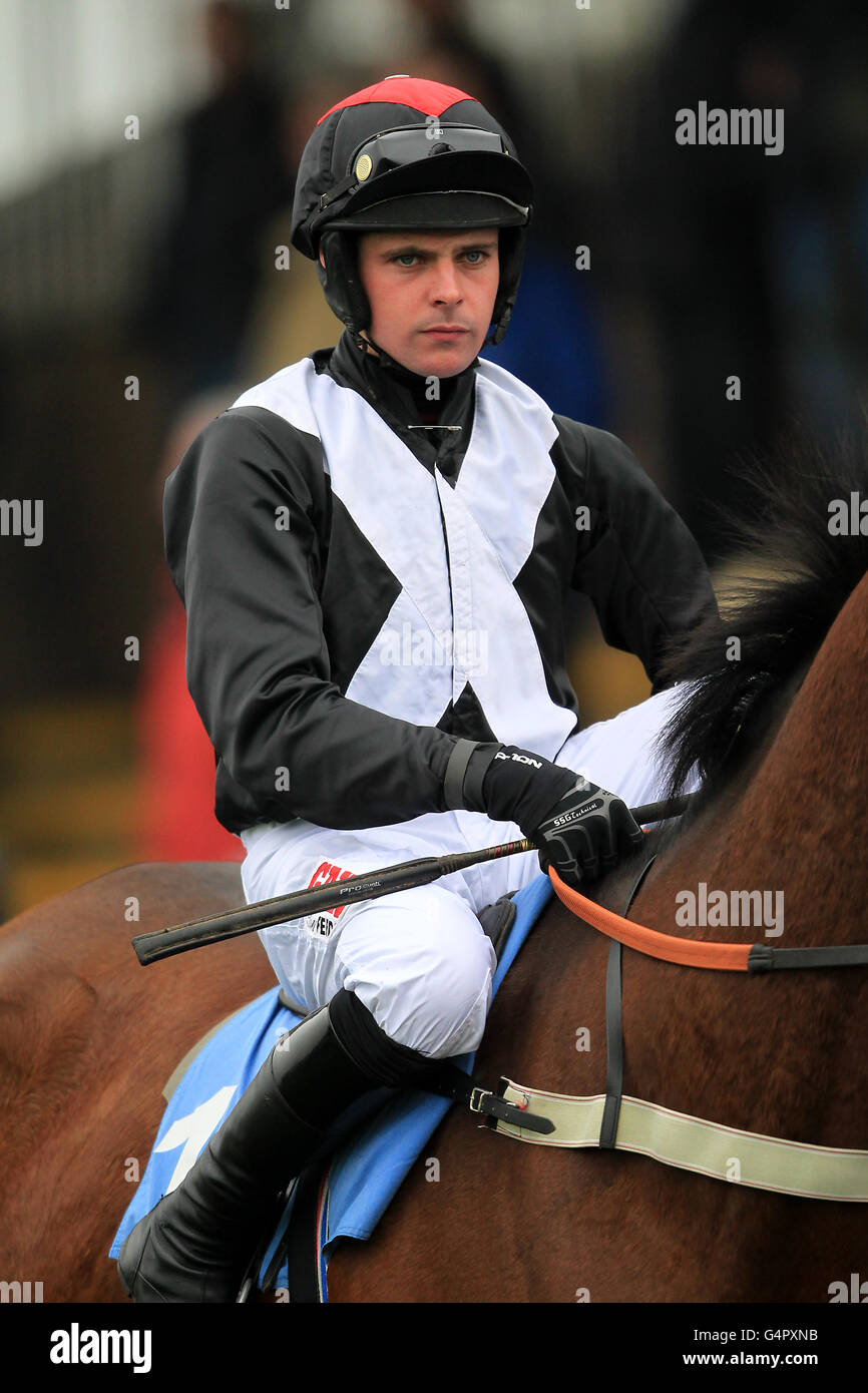 Pferderennen - John Smith's Raceday - Sedgefield Racecourse. Jockey Robert McCarth Stockfoto