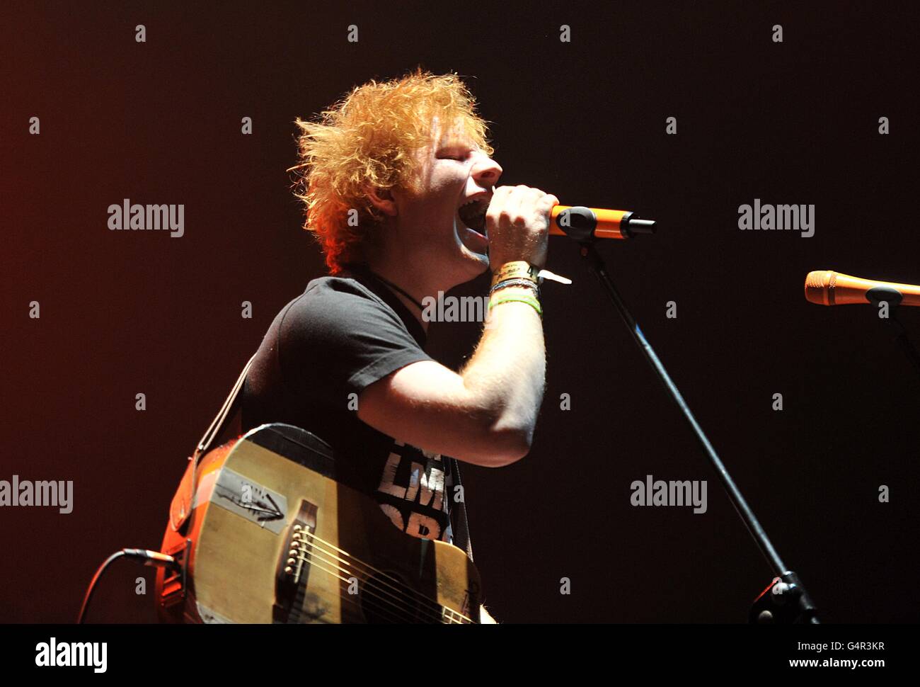 Xfm Winter Wonderland - Manchester. Ed Sheeran tritt während des Winter Wonderland von XFM im O2 Apollo in Manchester auf der Bühne auf. Stockfoto