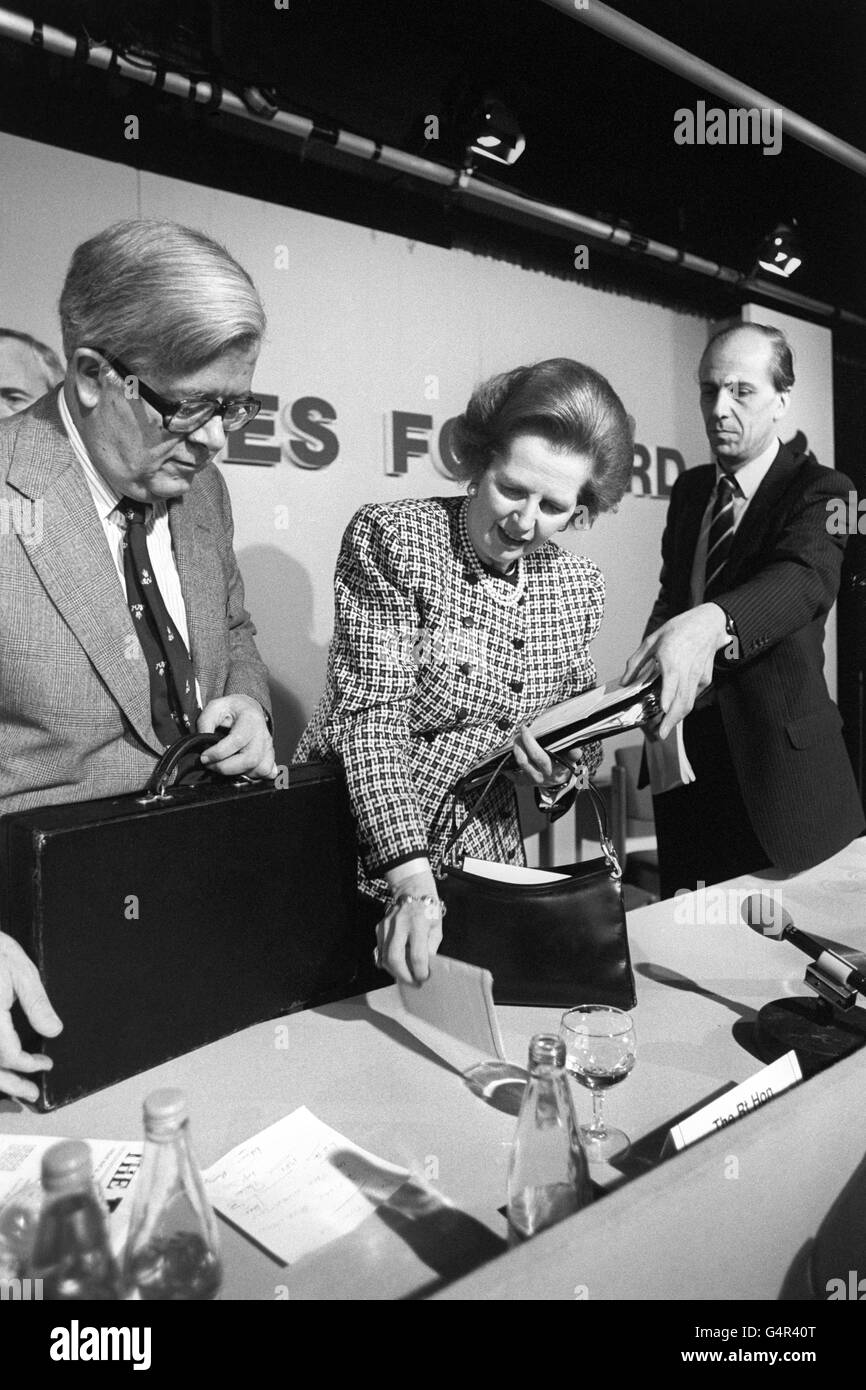 Politik - 1987 Wahlen Wahlkampf - Margaret Thatcher - konservative Partei-Hauptquartier, London Stockfoto