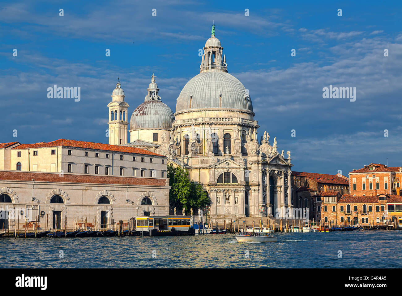 Morgen in Venedig. In der Vordergrund Basilika Santa Maria Della Salute. Stockfoto