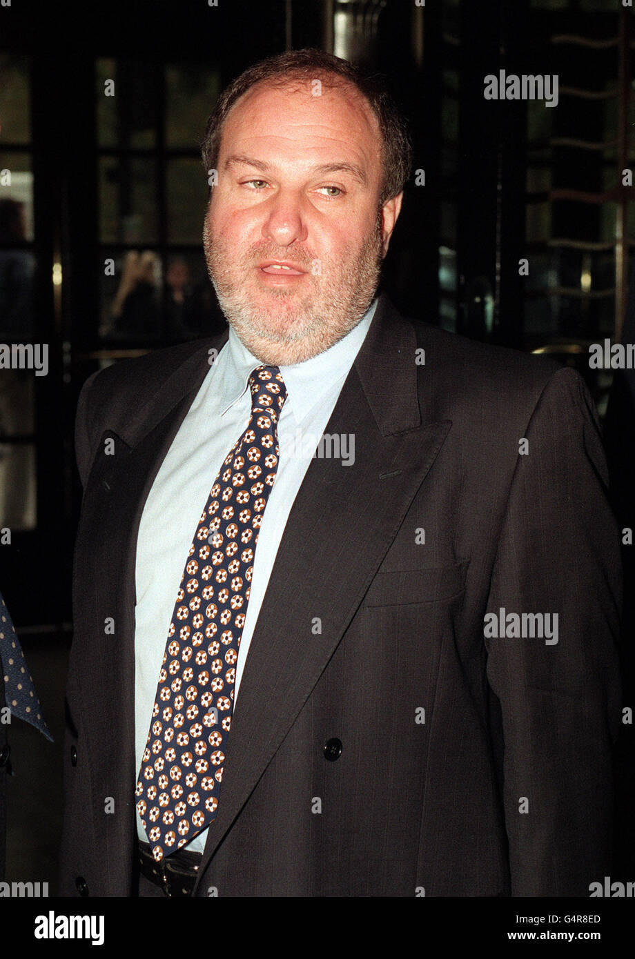 Q Awards/Harvey Goldsmith. Der Konzertveranstalter Harvey Goldsmith kommt bei den 1995 Q Music Awards in London an. Stockfoto
