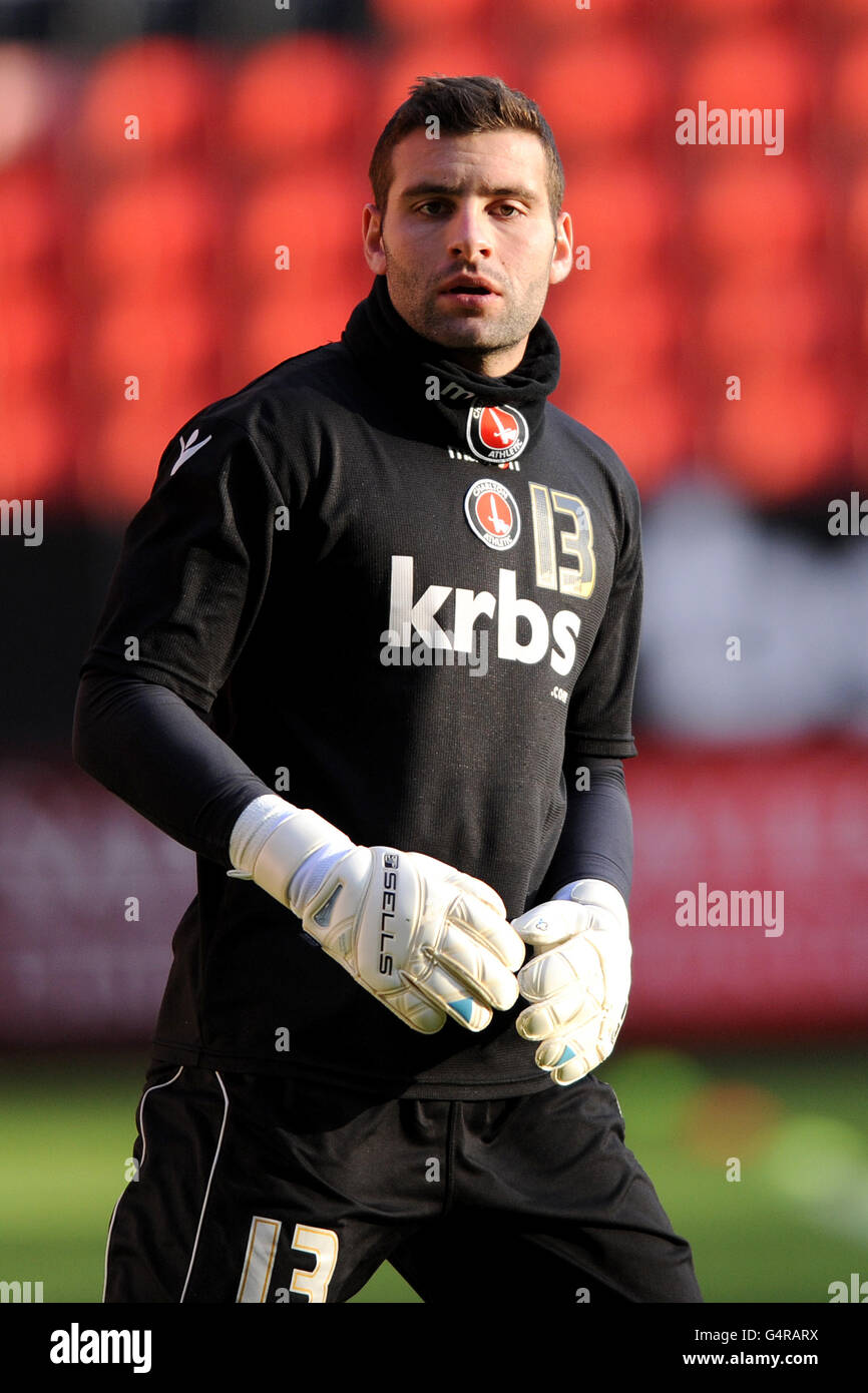 Charlton Athletic-Torwart John Sullivan während des Vormatchtrainings Stockfoto