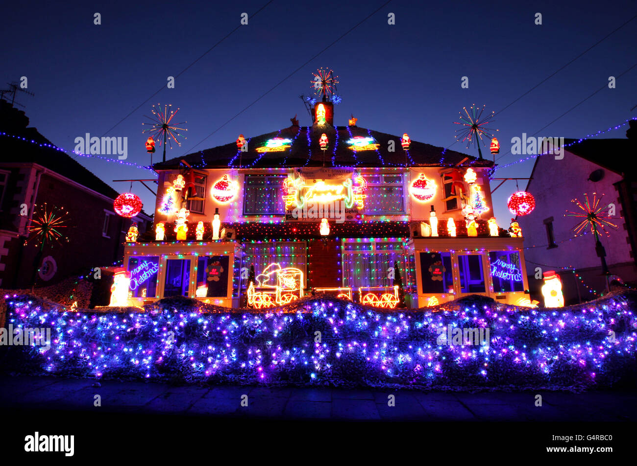 30,000 für wohltätige Zwecke. DRÜCKEN Sie VERBANDSFOTO. Bilddatum: Mittwoch, 21. Dezember 2011. Bildnachweis sollte lauten: /PA Wire Stockfoto