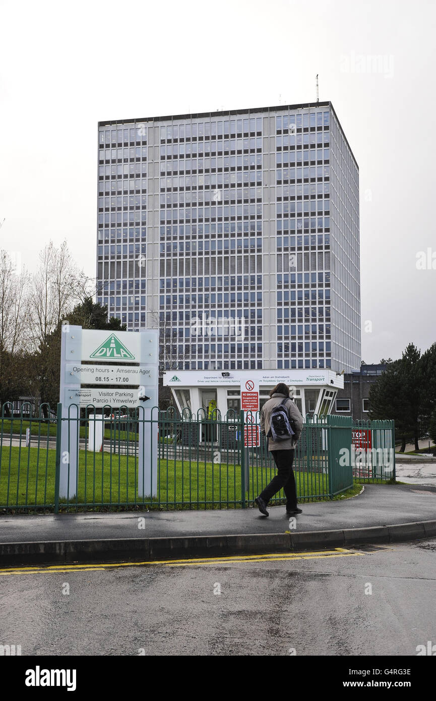 Eine allgemeine Ansicht des DVLA-Hauptgebäudes in Swansea, Wales, nachdem bekannt gegeben wurde, dass mehr als 1,200 Arbeitsplätze durch Vorschläge der Regierung gefährdet sind, 39 regionale Büros der Driver and Vehicle Licensing Agency (DVLA) zu schließen. Stockfoto