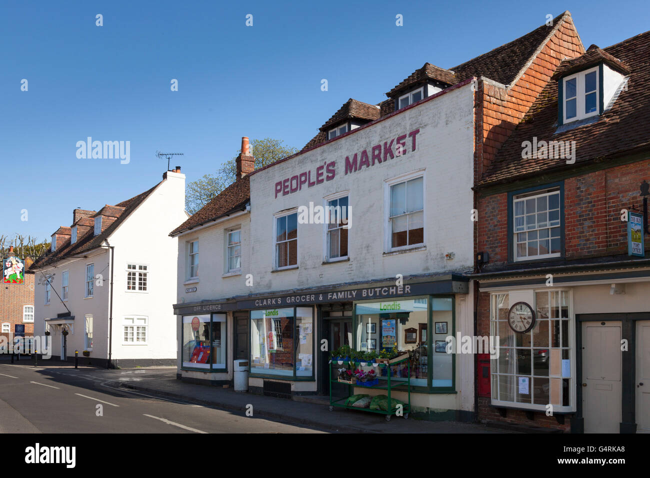 Lebensmittelhändler Dorfladen im englischen Dorf von Hambledon in Hampshire, England, Vereinigtes Königreich, Europa Stockfoto
