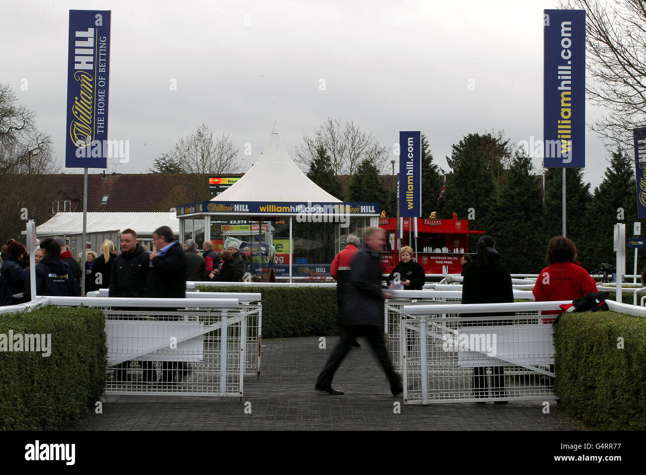 Pferderennen Sie-William Hill Winter Festival 2011 - König George VI Steeple Chase - Kempton Park Stockfoto