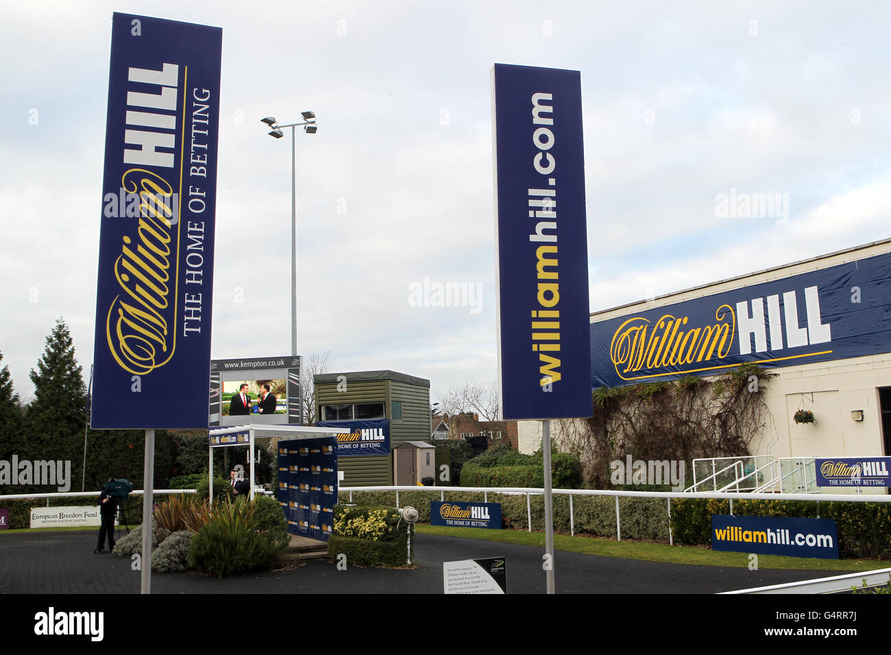 Pferderennen - The William Hill Winter Festival 2011 - King George VI Steeple Chase - Kempton Park. William Hill Branding im Kempton Park Stockfoto