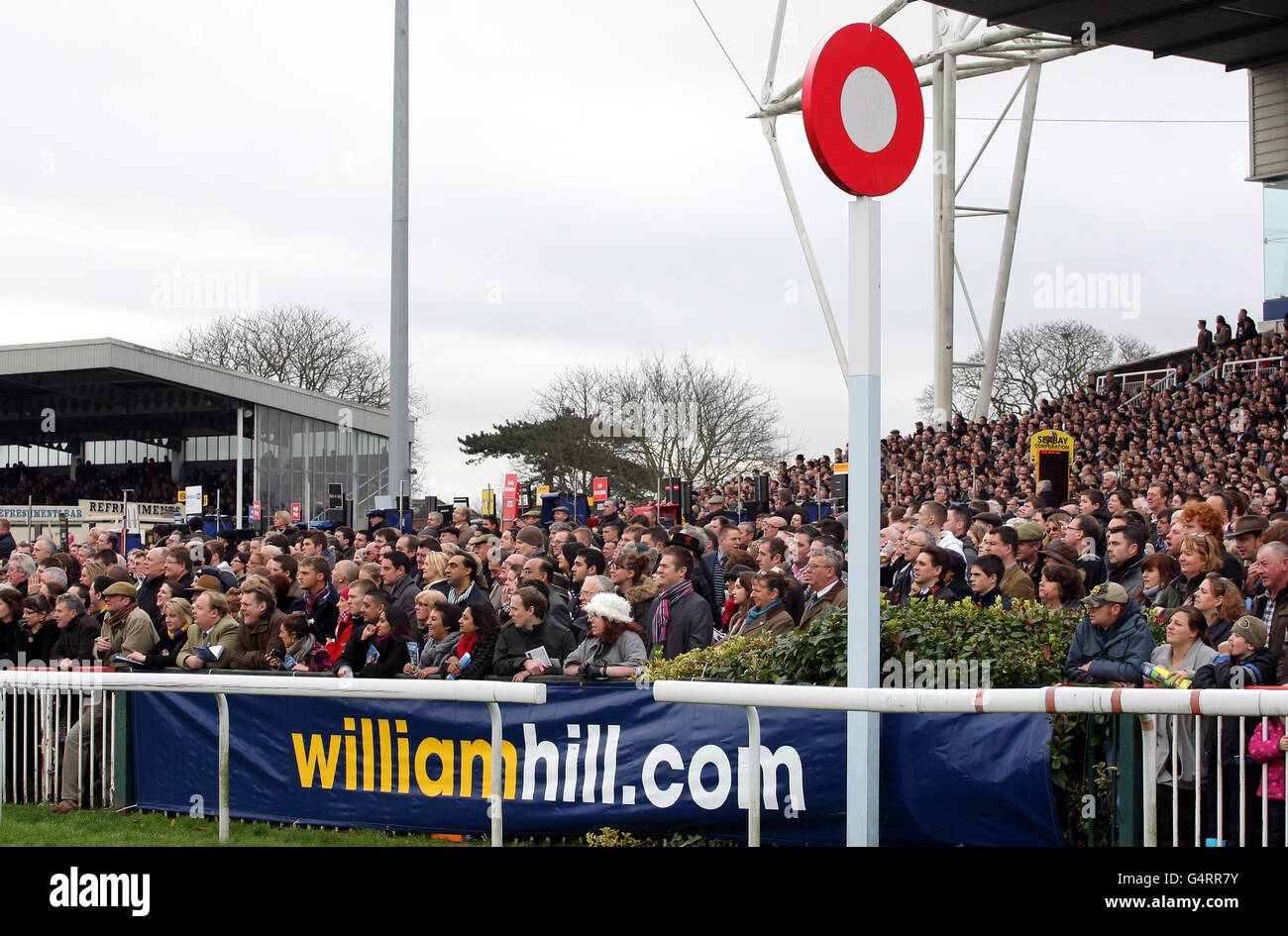 Pferderennen Sie-William Hill Winter Festival 2011 - König George VI Steeple Chase - Kempton Park Stockfoto
