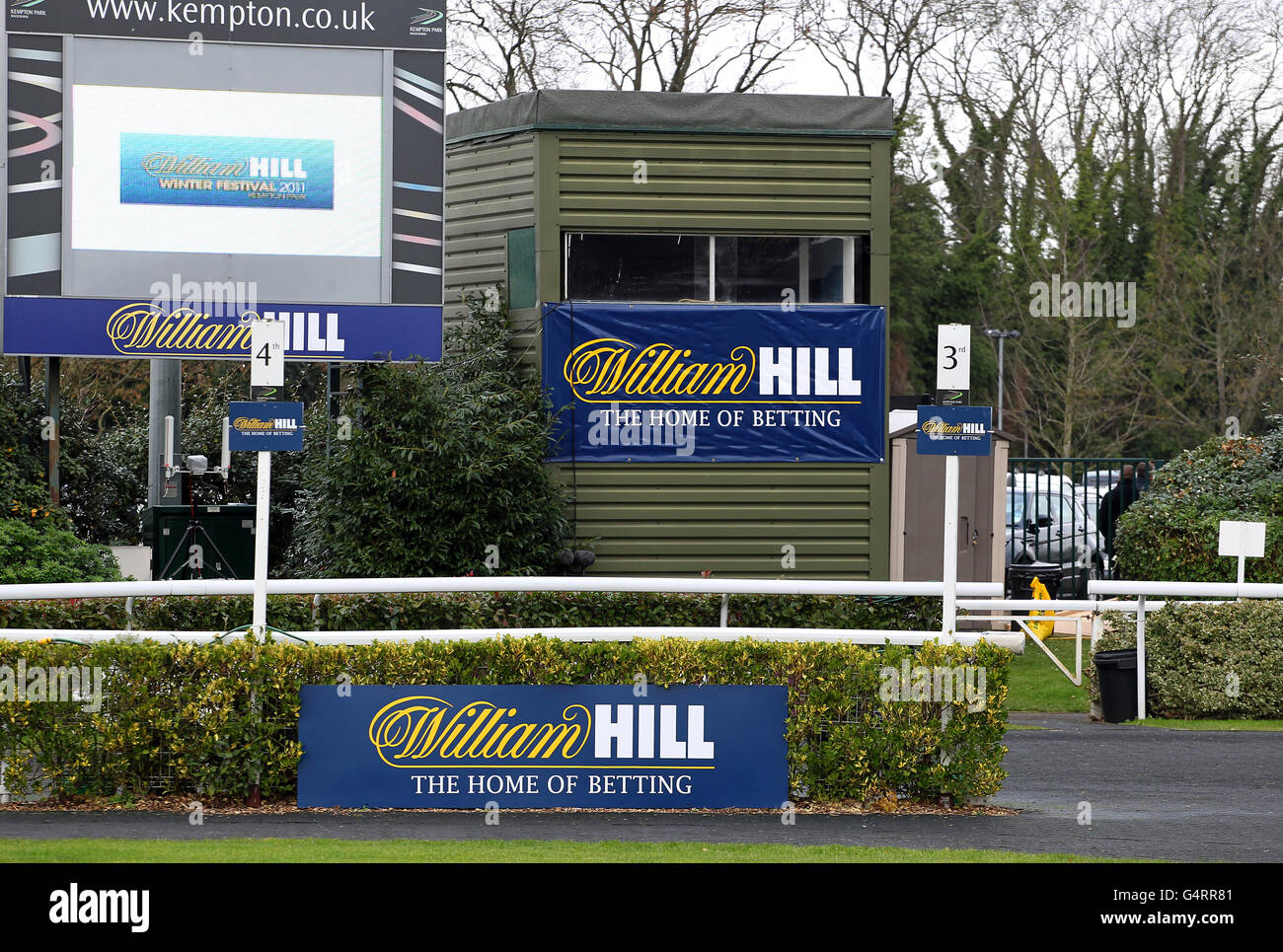 Pferderennen - The William Hill Winter Festival 2011 - King George VI Steeple Chase - Kempton Park. William Hill Branding im Kempton Park Stockfoto