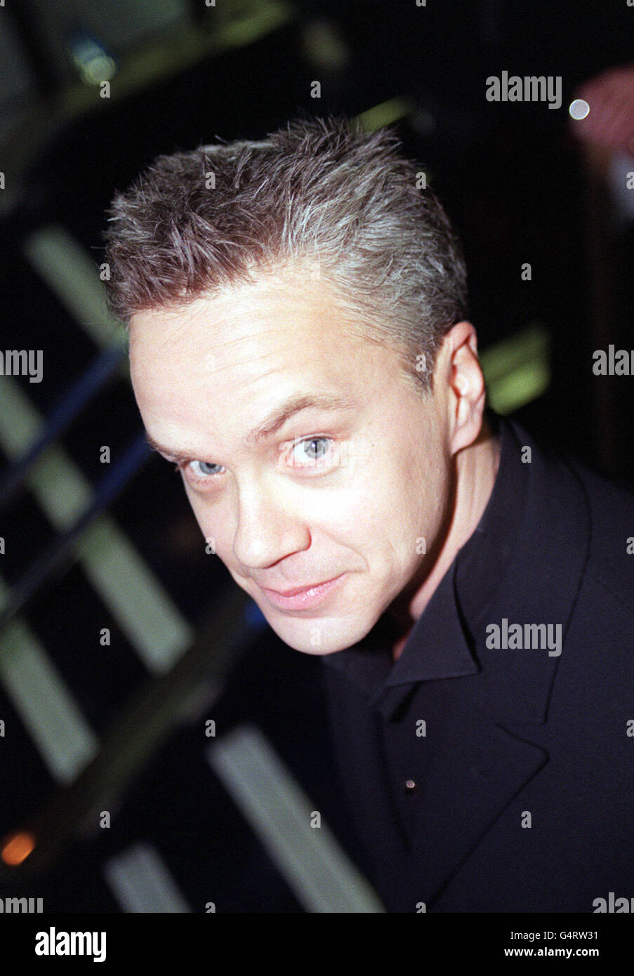 Der amerikanische Schauspieler und Regisseur Tim Robbins bei der 43. Gala-Premiere des Films "Cradle will Rock" von Robbins im Odeon West End, Leicester Square, London. Stockfoto