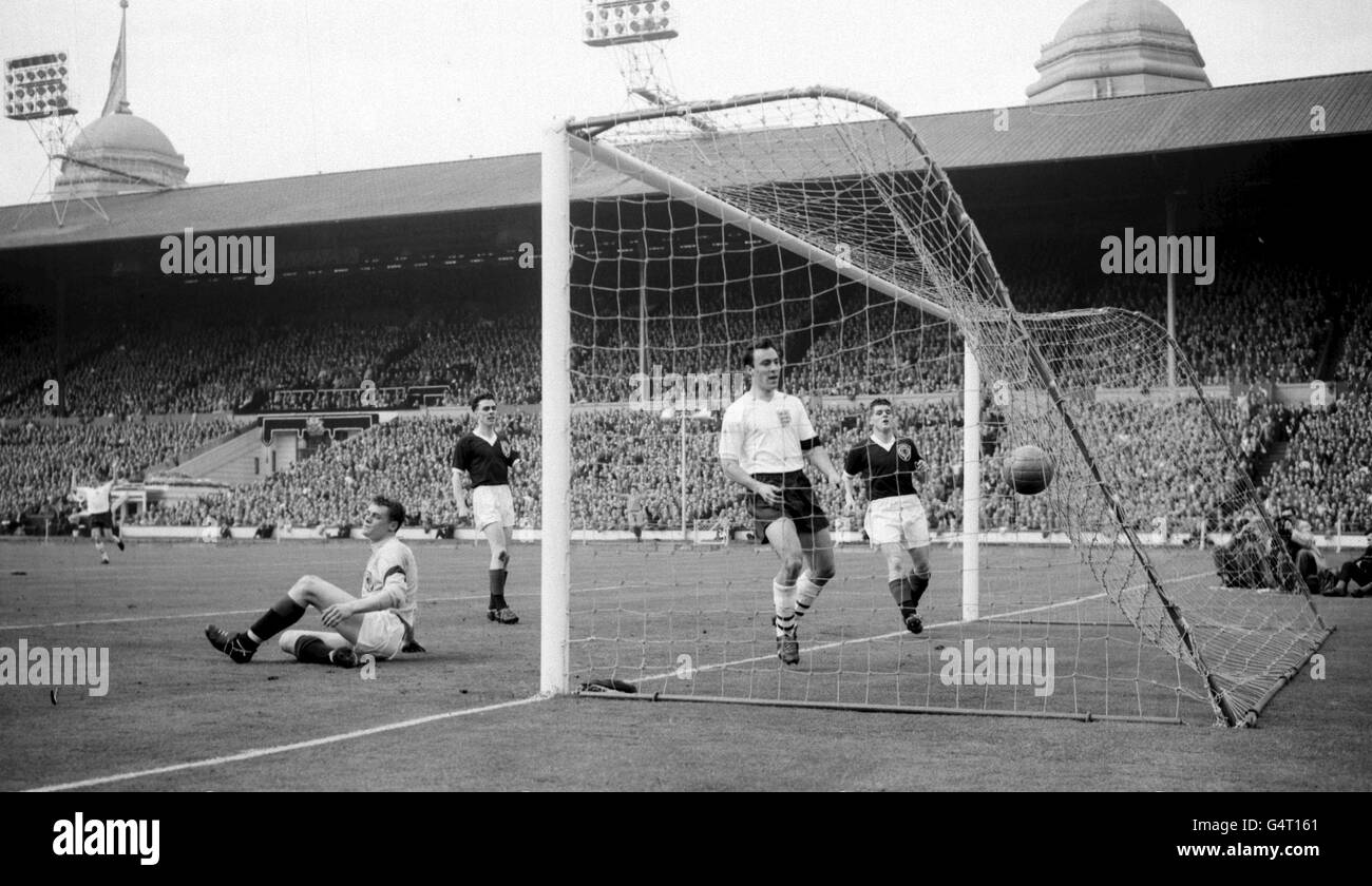 Футбол в англии 19 век. Сборная англии 2021. Футбольные фанаты англии. Из каких стран сборная англии. Сборная англии 2018.