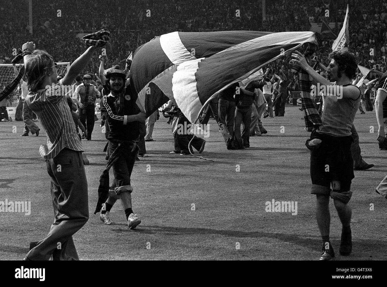 Schotten Stürmen Wembley Tonhöhe wie Fans Wild gehen Stockfoto