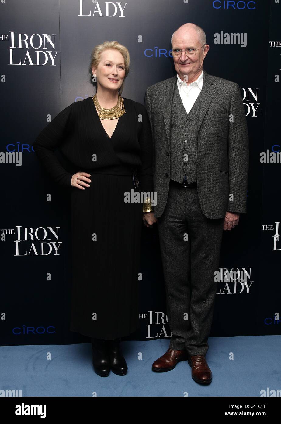 Meryl Streep und Jim Broadbent bei der Europa-Premiere von The Iron Lady im BFI Southbank, Belvedere Road, London. Stockfoto