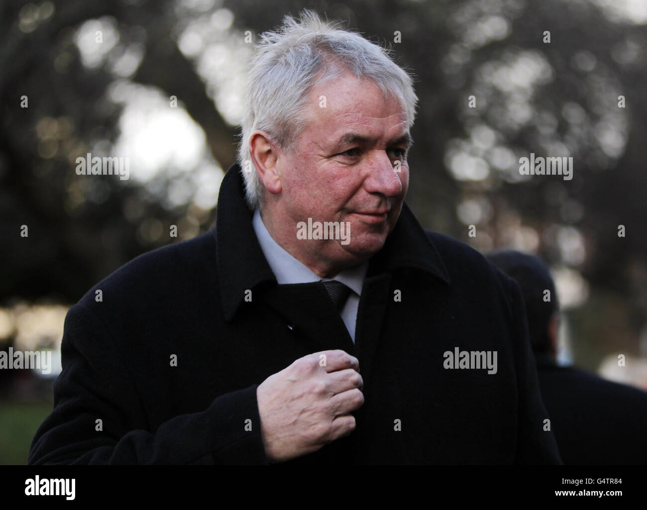 David Graveney, ehemaliger englischer Cricketspieler und Wahlhelfer, kommt zu einem Dankesdienst in Erinnerung an Basil D'Oliveira in der Worcester Cathedral, Worcester. Stockfoto