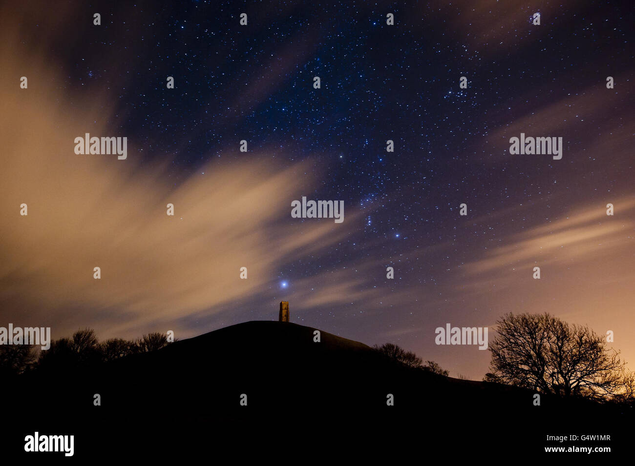 Hellste sterne am nachthimmel -Fotos und -Bildmaterial in hoher Auflösung –  Alamy