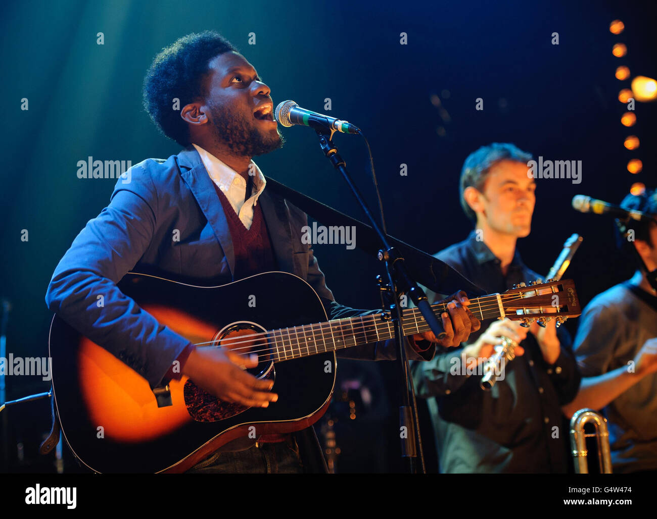 Michael Kiwanuka tritt bei MTV Brand New für 2012 Gigs bei KOKO in London auf. Stockfoto