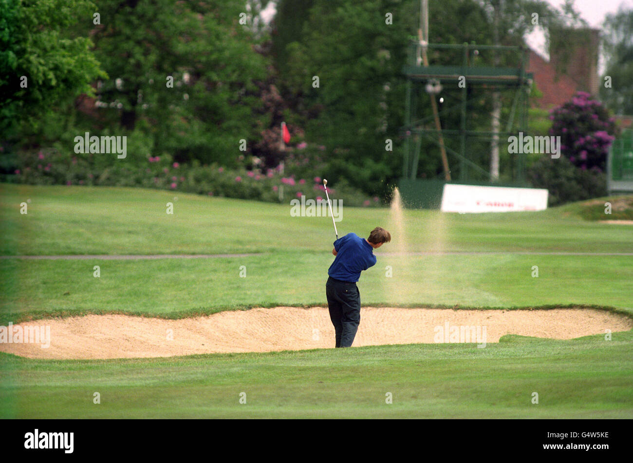 PGA VOLVO TOUR GOLF. NICK FALDO, DER GROSSARTIGE BRITISCHE, MACHT SICH AUF DEN PIN-EINSATZ EIN Stockfoto