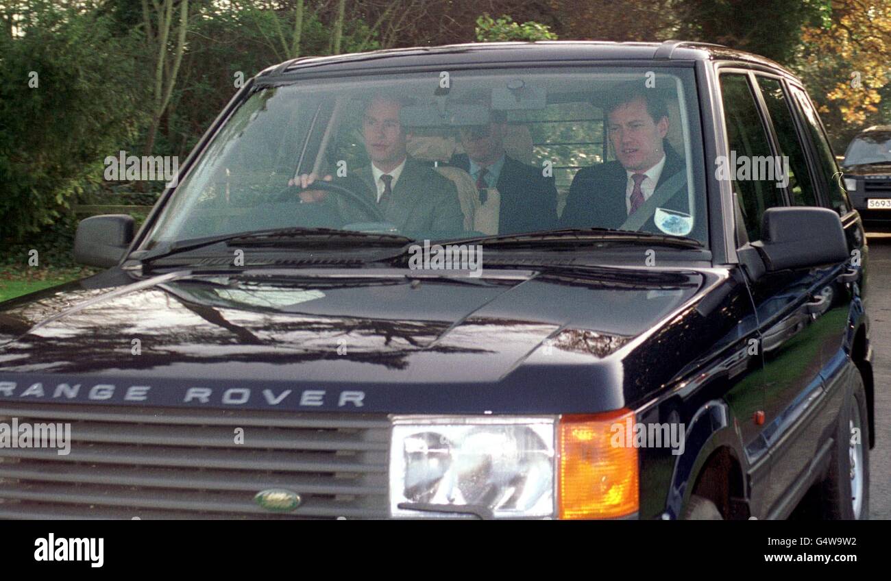 Prinz Edaward verlässt Sandringham Kirche über den hinteren Eingang am Steuer seiner Range Rover. Jason Bye zu fotografieren.    5.12.9999 Stockfoto