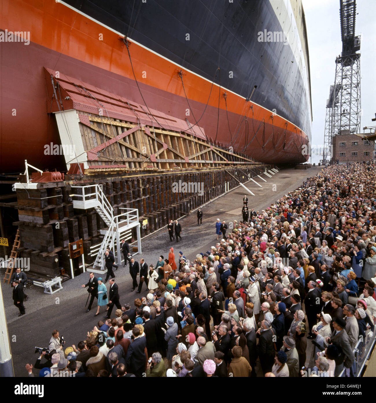 Die Königin startet die neue Cunard Queen Elizabeth II John Brown's Yards auf Clydebank Stockfoto