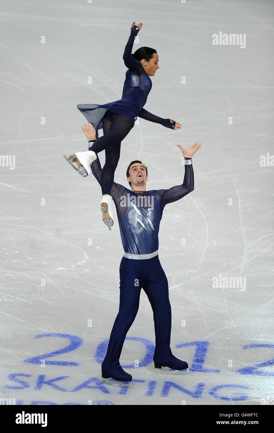 Russlands Ksenia Stolbova und Fedor Klimov in Aktion während der Pairs Short Programm bei den Eiskunstlauf-Europameisterschaften Stockfoto