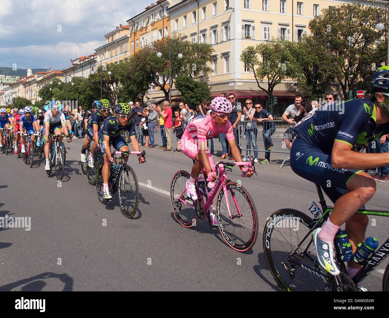 Quintana, der Gewinner der 97. Ausgabe des Giro d ' Italia in Aktion in der Endphase tragen die "Maglia Rosa" in Triest. Stockfoto