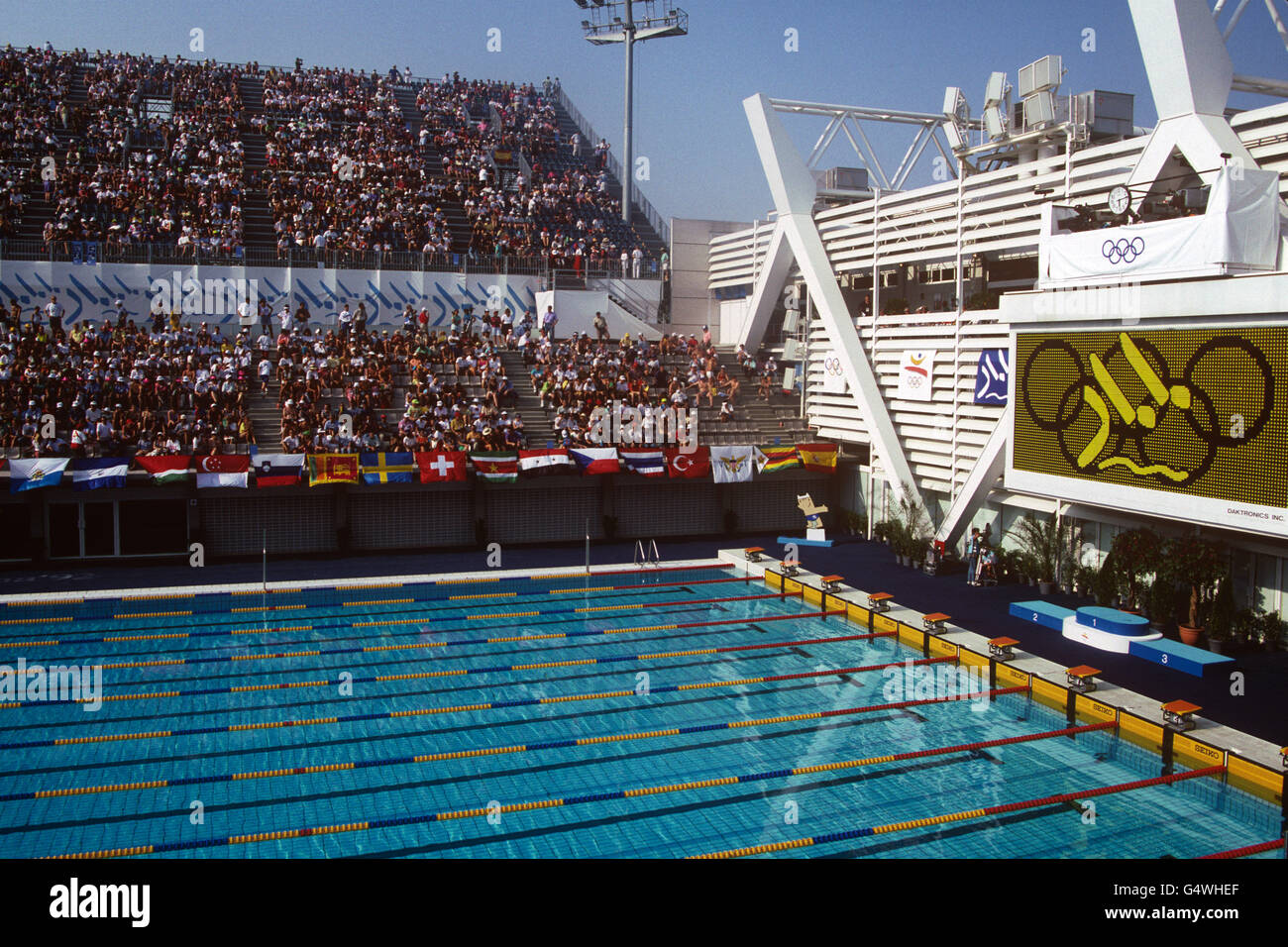 Gesamtansicht von Piscines Bernat Picornell. Erbaut 1970 und benannt nach dem katalanischen Schwimmer und Gründer des spanischen Schwimmverbandes Bernat Picornell i Richier. Stockfoto