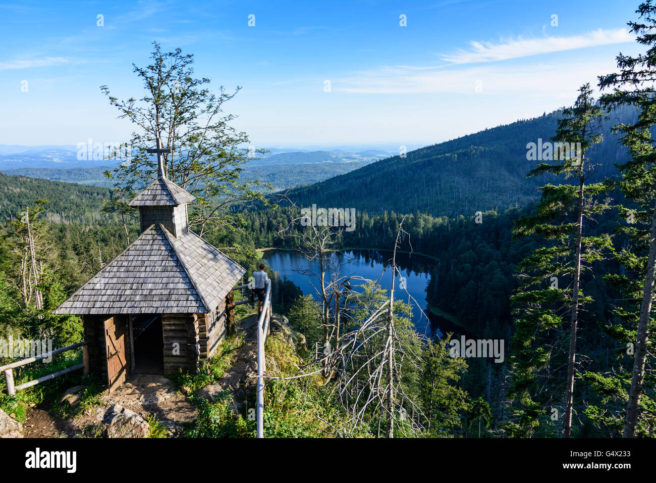 Kapelle Rachelseekapelle mit Blick auf See Rachelsee, Nationalpark Bayerischer Wald, Nationalpark Bayerischer Wald, Deutschland, Baye Stockfoto