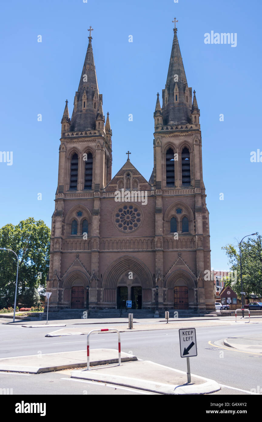 St.-Petri Dom, Sitz der anglikanischen Diözese von Adelaide, South Australia. In der neugotischen Architektur gebaut. Stockfoto