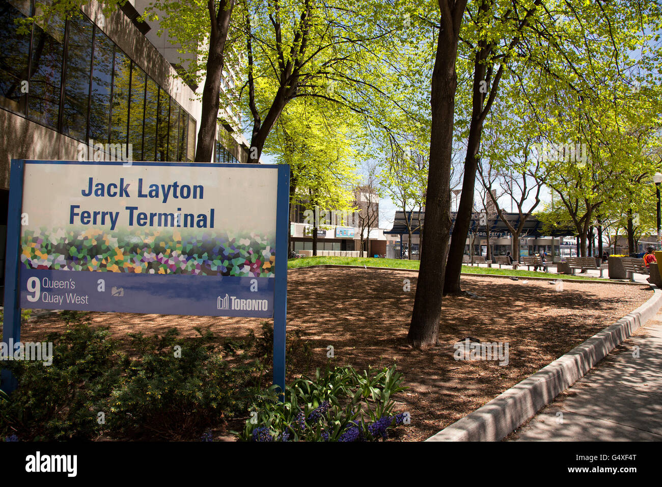 TORONTO - 17. Mai 2016: The Jack Layton Ferry Terminal ist die Fähre Slip für die Toronto Island Ferry bietet Transporta Stockfoto
