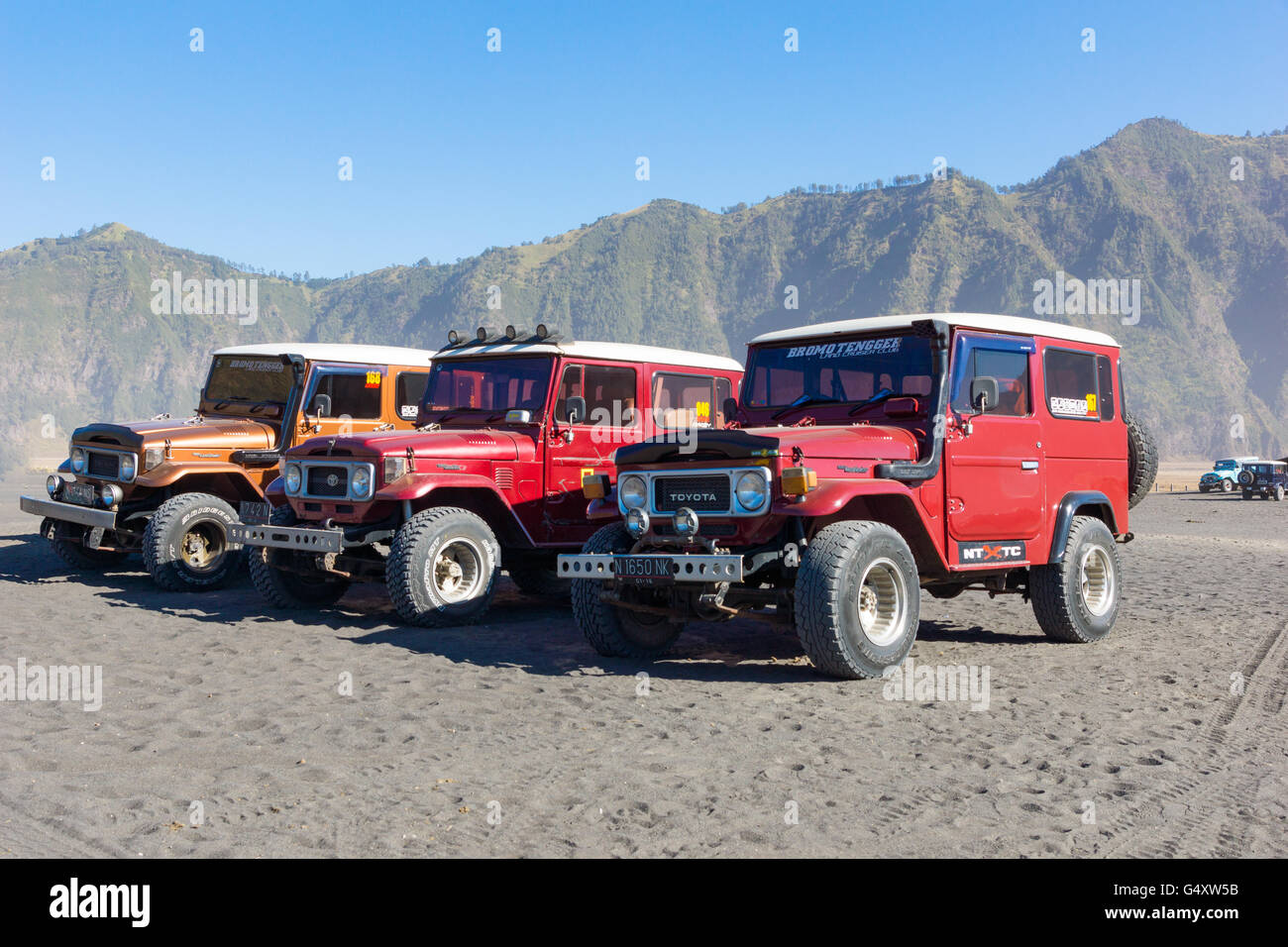 Indonesien, Java, Probolinggo, Jeeps vor dem Vulkan Bromo Stockfoto
