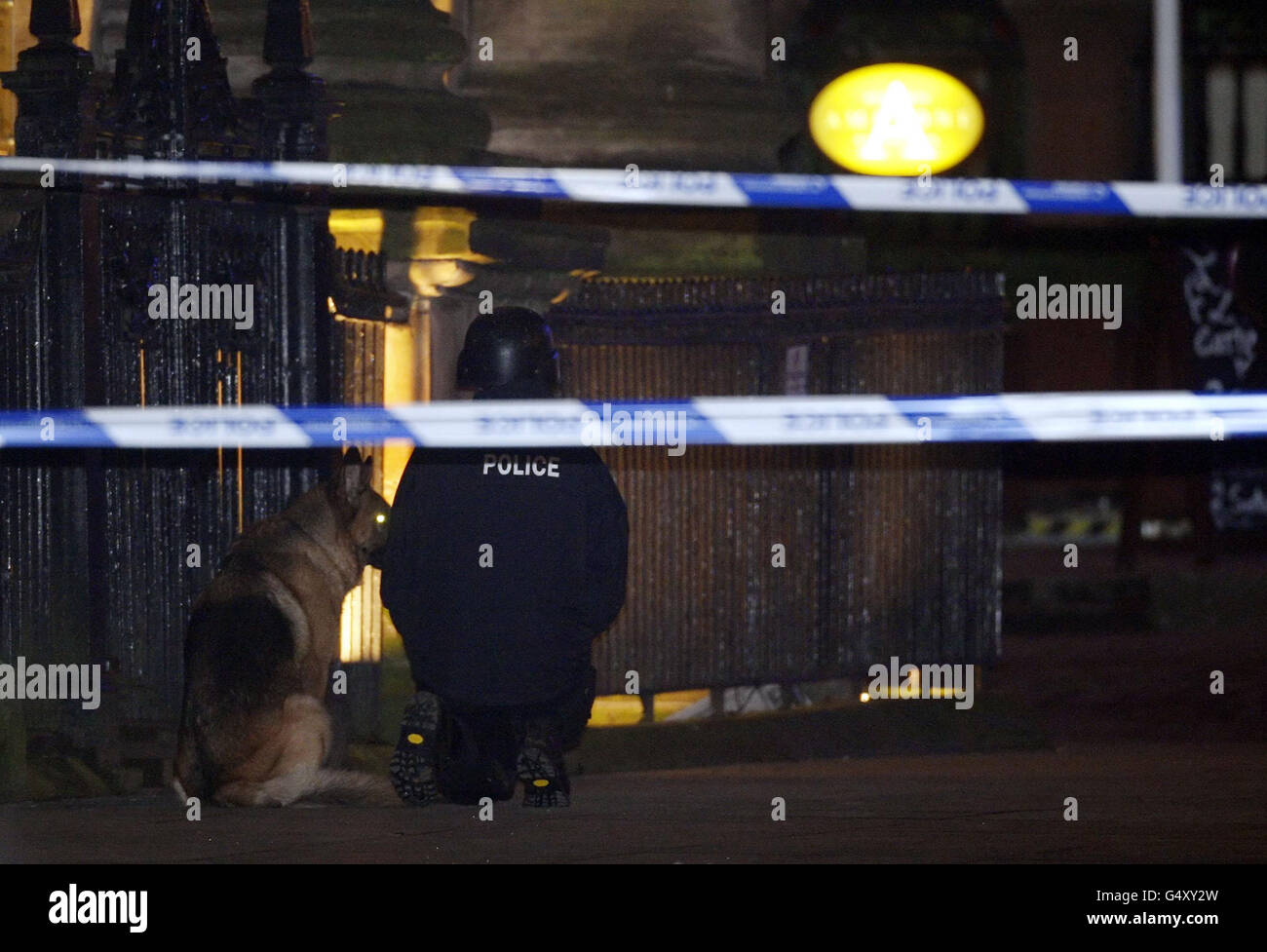 Zwischenfall im Restaurant Glasgow. Die Polizei sperrte nach der Evakuierung des Restaurants Amarone, Glasgow, ein. Stockfoto