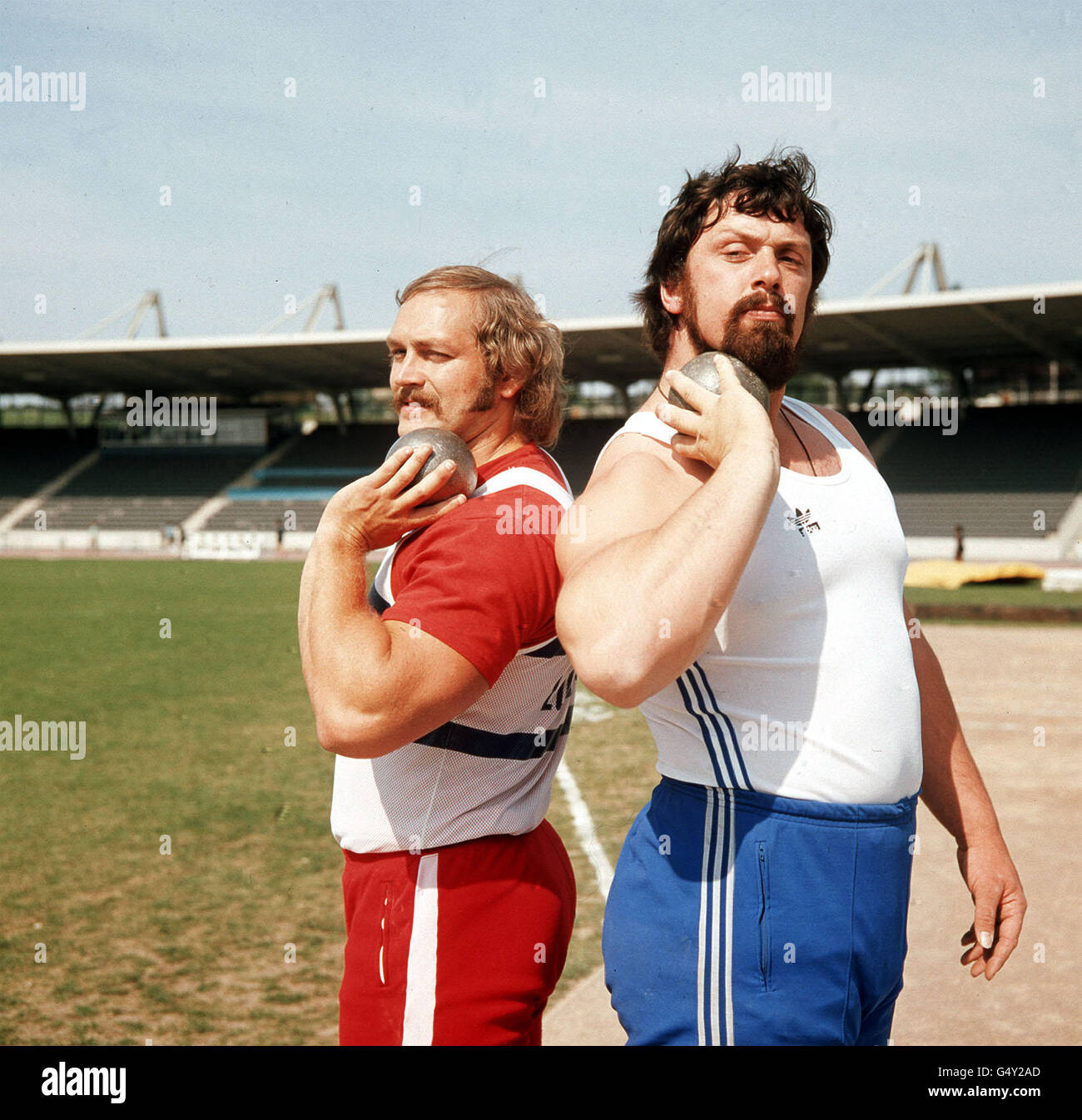 Profil Trainingsanzug Weste Sport Stockfotos und -bilder Kaufen - Alamy