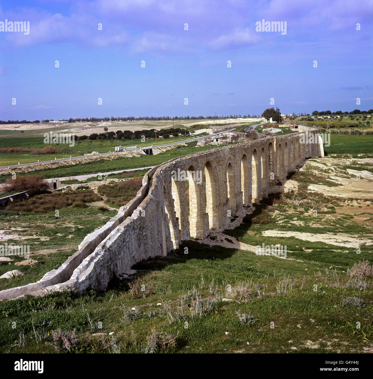 Travel Stock - Zypern. Das römische Aquädukt, eine Viertelmeile lang, auf der Straße nach Nikosia von Limassol, Zypern Stockfoto