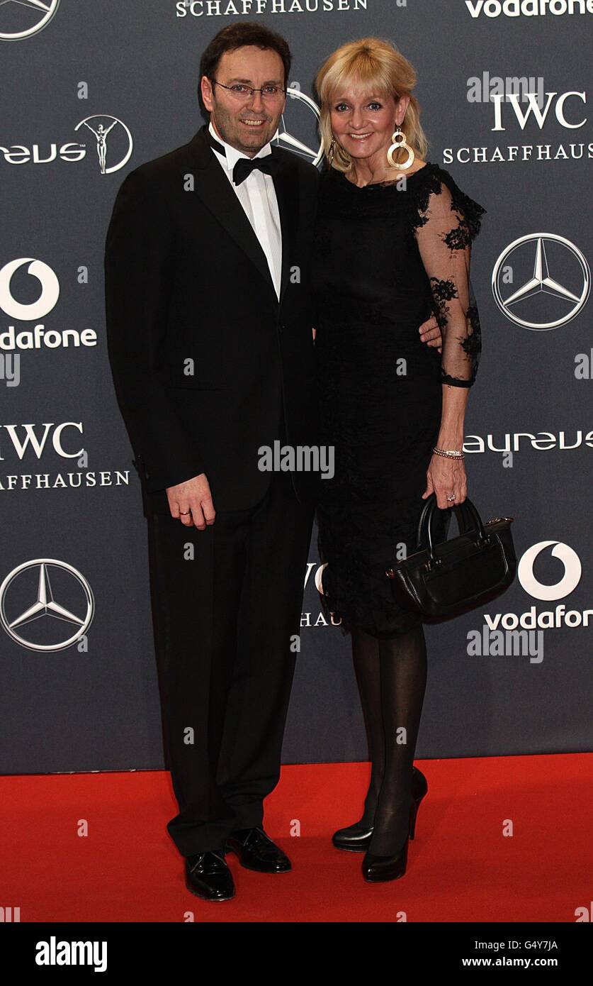 Christa Kinshofer und Ehemann Dr. Erich Remback kommen für die Laureus World Sports Awards 2012 in der Central Hall Westminster, Story's Gate, London an. Stockfoto