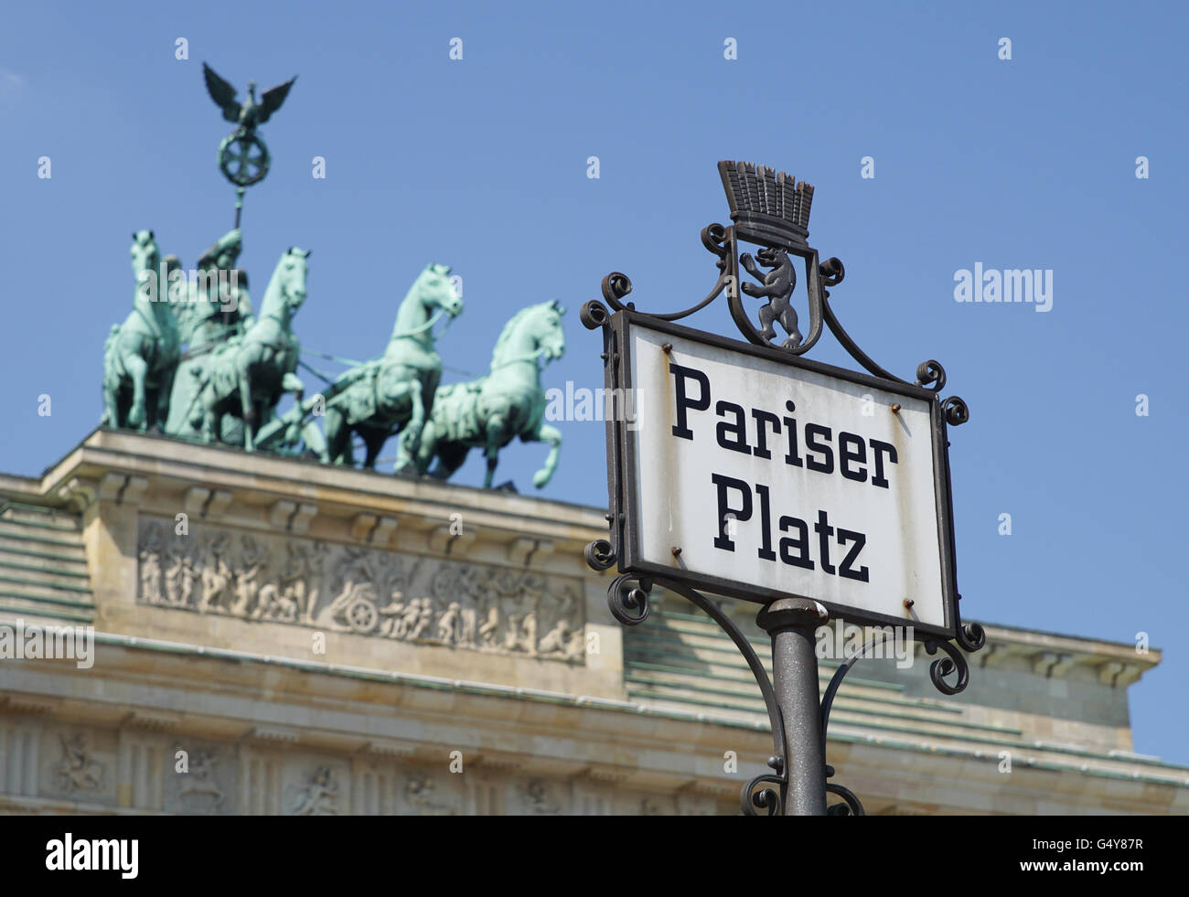 Paris-Platz mit Brandenburger Tor, Wahrzeichen der deutschen Wiedervereinigung, Berlin, Deutschland Stockfoto