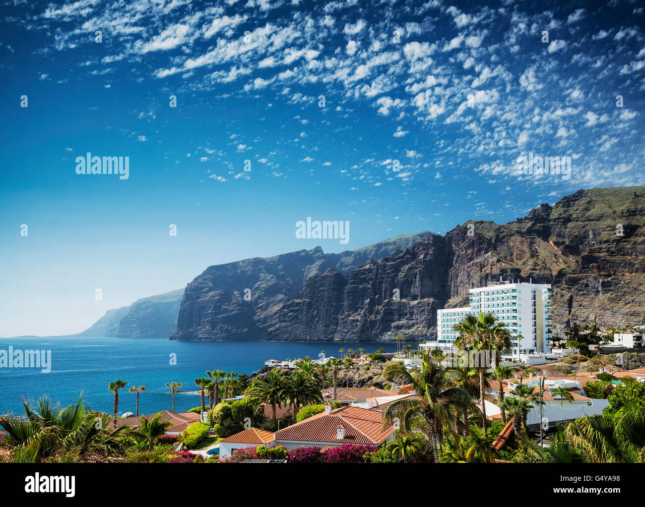 Los Gigantes Klippen Natur Wahrzeichen und Resorts im Süden von Teneriffa Insel Spanien Stockfoto