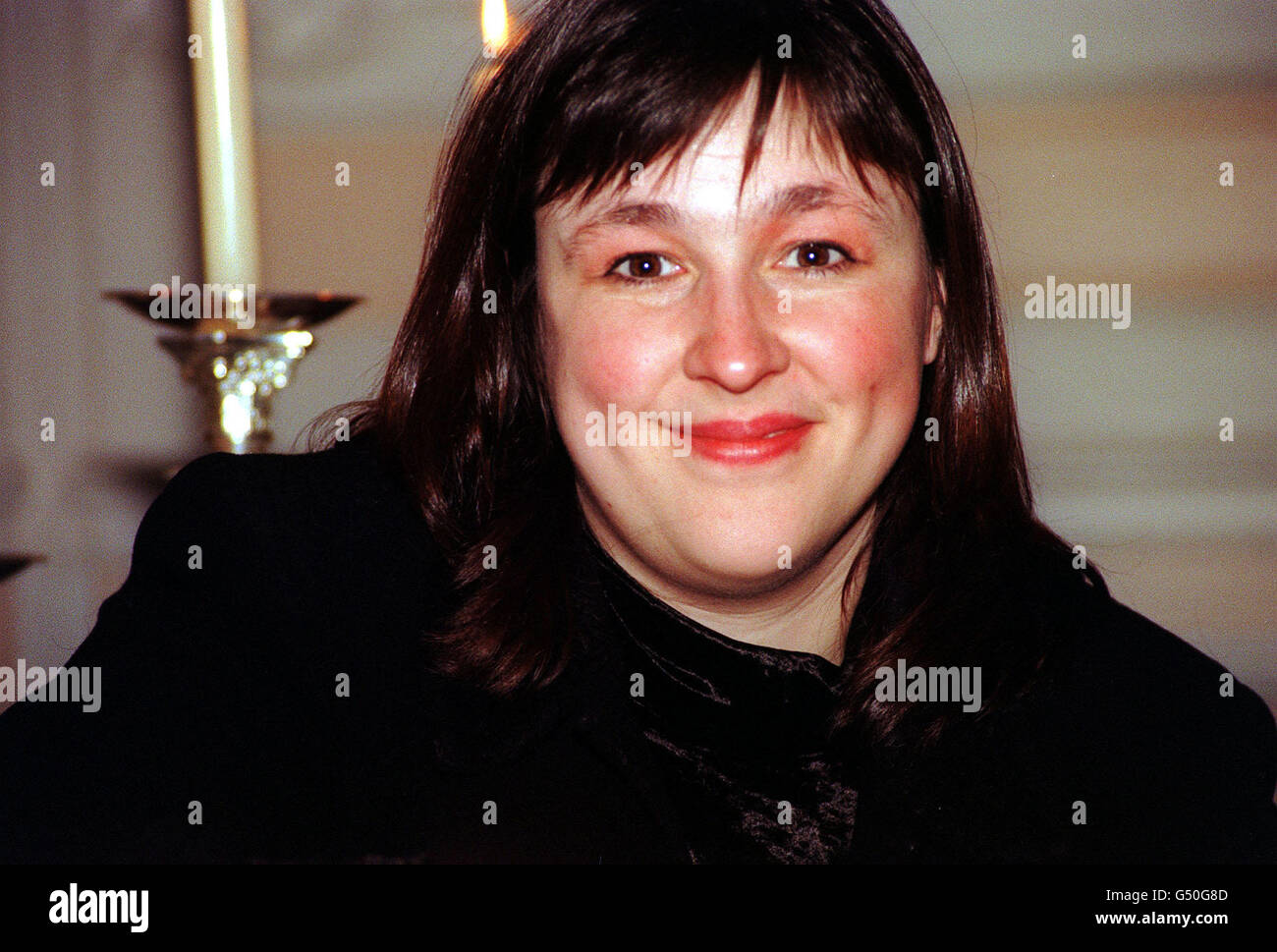 Die Autorin Fiona Mountain, eine von sieben Romancierinnen auf der Shortlist für die Parker Romantic Novel of the Year 2000 Awards, die im Savoy Hotel, London, stattfand. Stockfoto