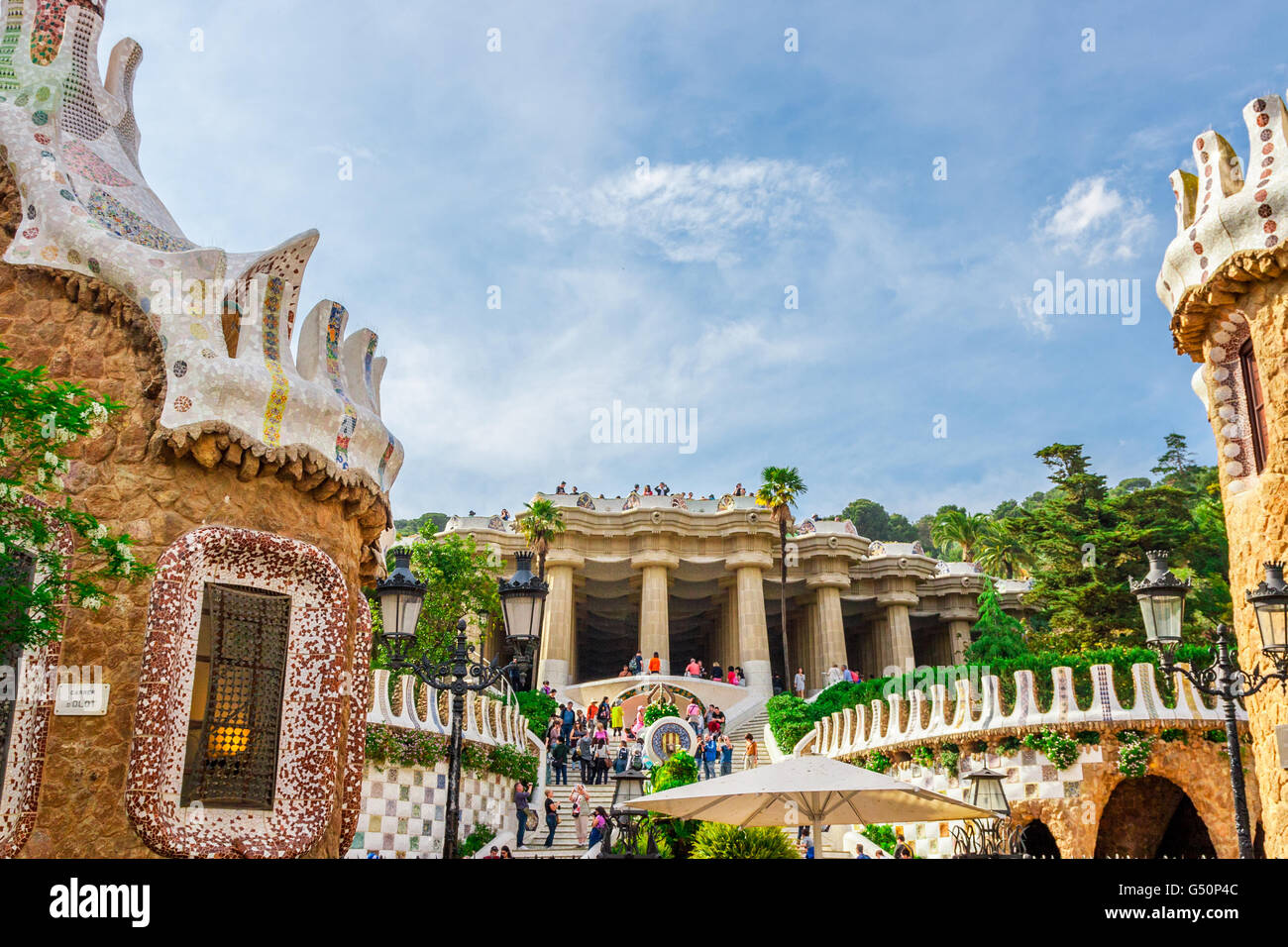 Barcelona, Spanien - 1. Mai 2015: Barcelona Sehenswürdigkeiten, Park Güell von dem Architekten Antoni Gaudi in Barcelona, Katalonien, Spanien. Stockfoto