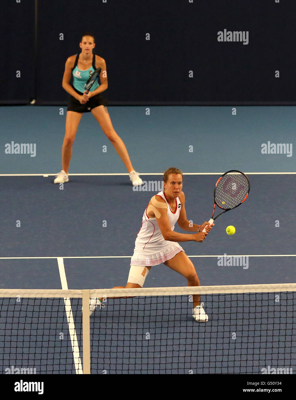 Tschechische Republik Barbora Strycova (rechts) und Karolina Pliskova in Aktion während der Doppel-Finale am Tag sieben der 2016 AEGON Classic in der Priorei Edgbaston, Birmingham. Stockfoto